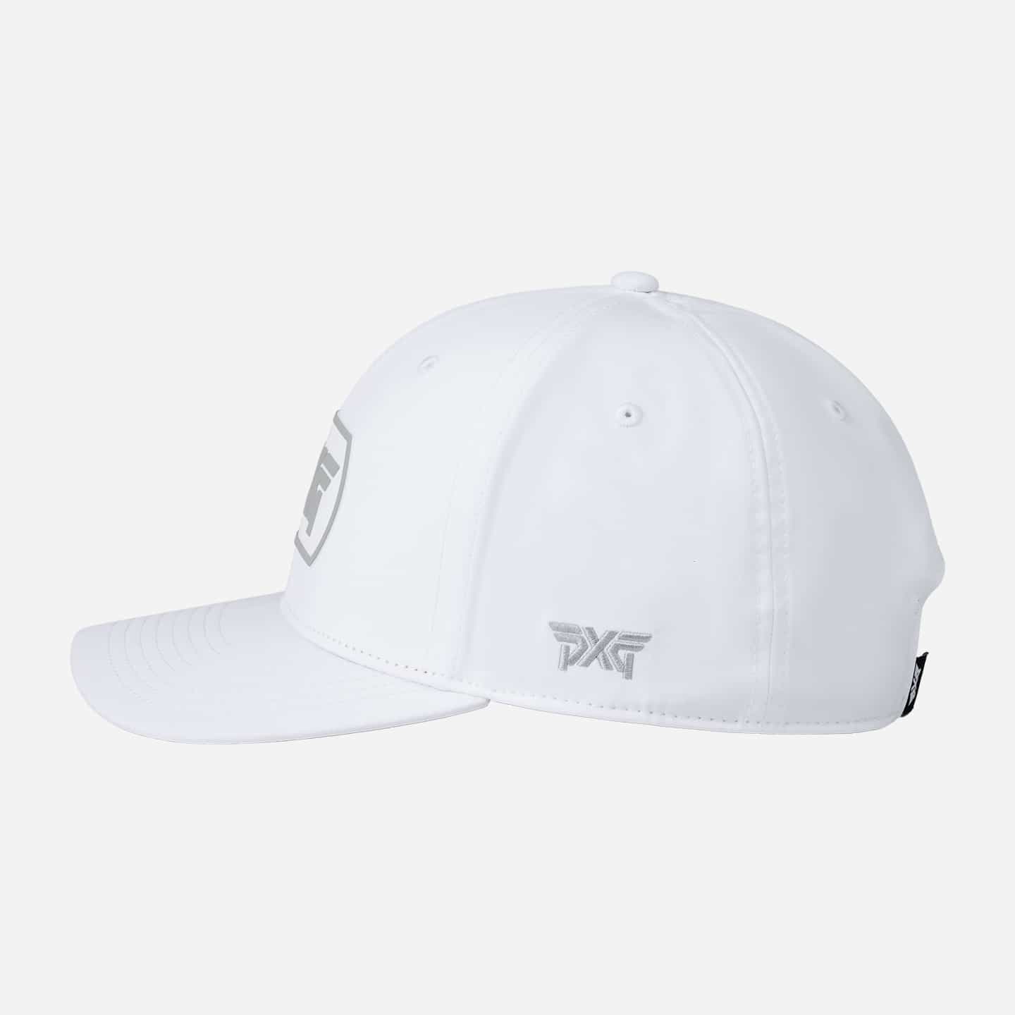 Casquette couronne basse six panneaux à languette de réglage « snapback » et plaque d’identité – Œillets standards
