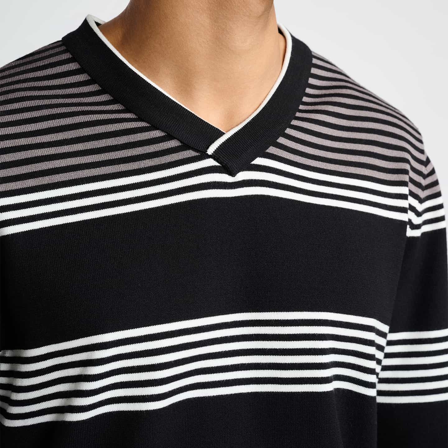 Pull À Col En V À Rayures Multiples